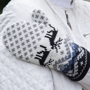 Knitted Mittens for Men and Women Beautiful Black & White fleece-lined Nordic woolen Mittens with Scandinavian Fair Isle pattern Woollana image 3