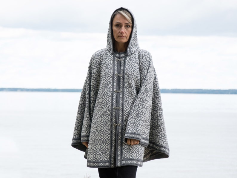 Gray Woolen poncho with Fair Isle pattern Nordic Icelandic cape for cold days on the Buttons Big Hooded Cardigan for Women Woollana Gray