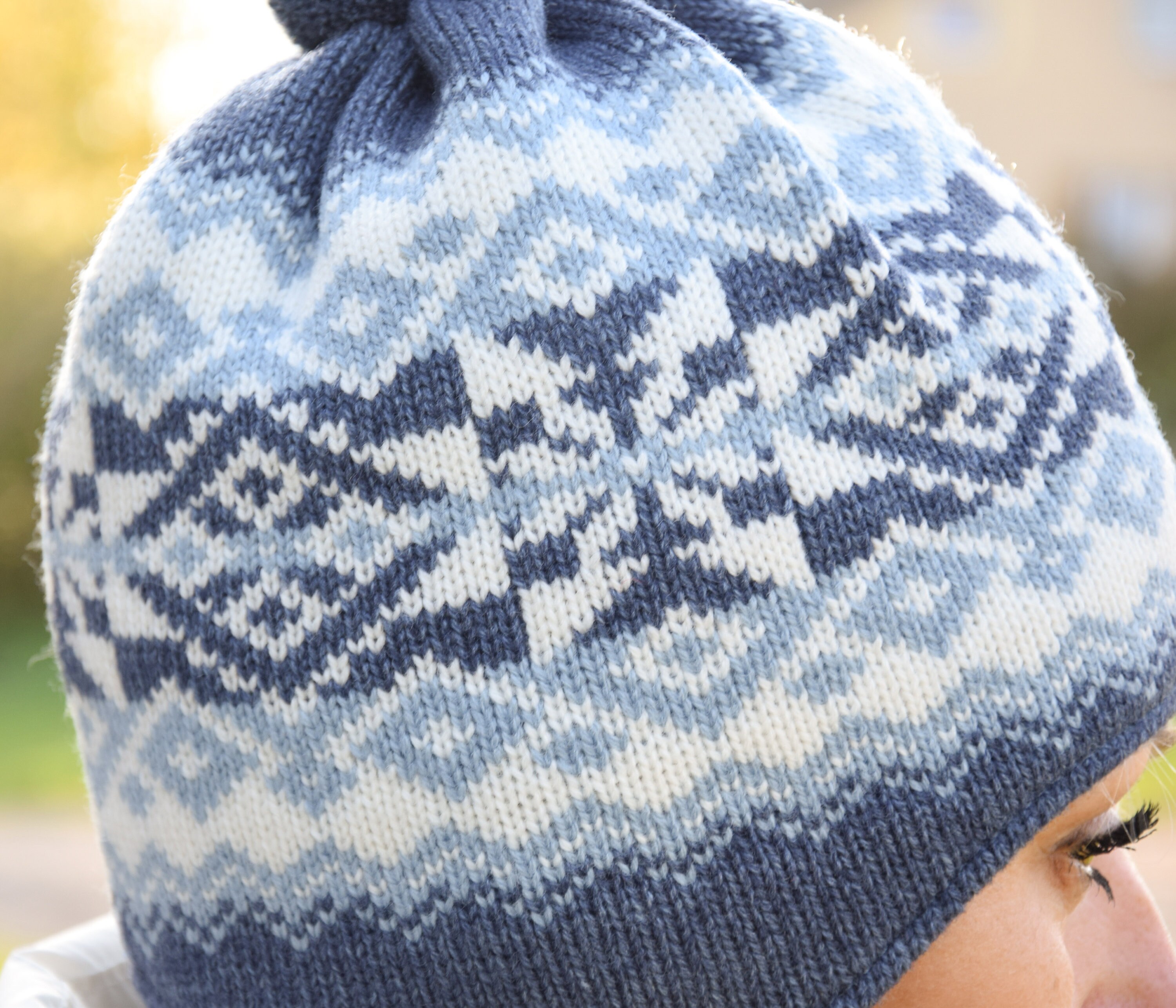 Traditional Scandinavian Woolen Winter Hat With Nordic Fair  display picture 1