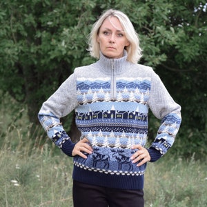 Wunderschöner Wollpullover mit Rentier Nordischer Skipullover mit High-Neck Blue Winter Jacquard Jumper mit hohem Hals am Reißverschluss Bild 2