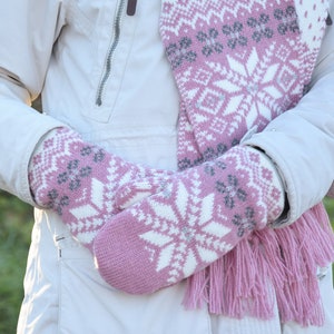Pink fleece-lined Nordic woolen Mittens with Fair Isle pattern Knitted Mittens from the traditional Jacquard winter set for Women Selbu star image 5