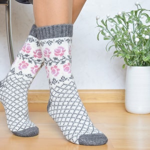 Alpaca Wool Socks with Pink Roses Light Gray Warm Fair Isle socks for home Nordic Icelandic patterns for skiing Scandinavian style Woollana image 5