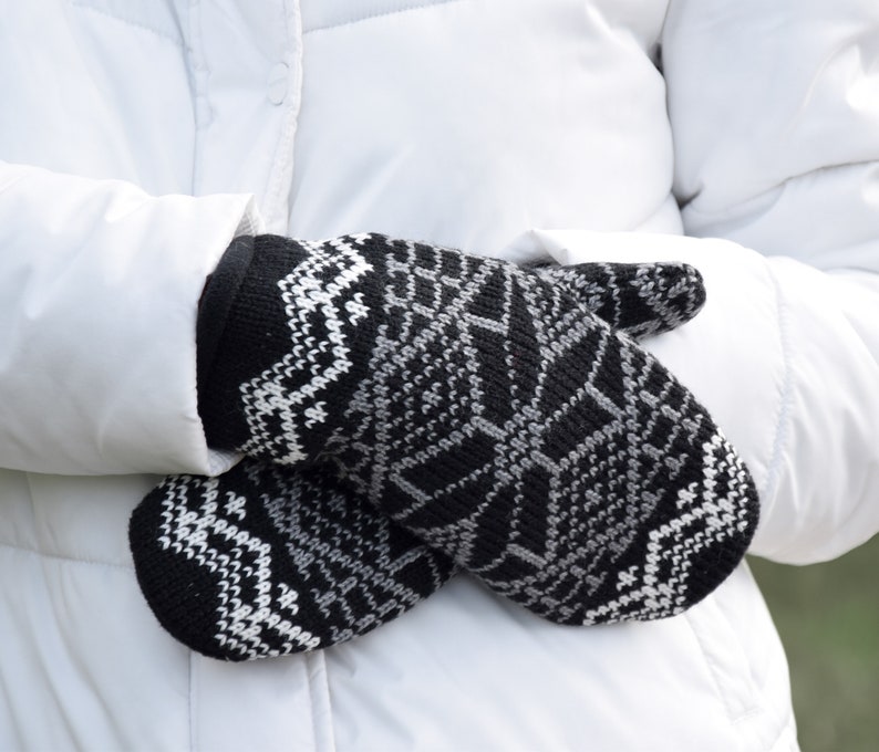 Knitted Mittens for Men from the winter set Beautiful Black fleece-lined Nordic woolen Mittens with Scandinavian Fair Isle pattern Woollana image 5