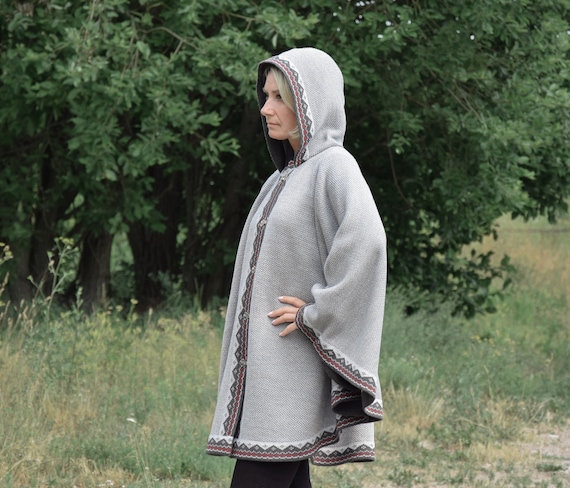 HYKE　NORDIC SWEATER CAPE　ニット　ケープ Lie in Grey Fields Striped Oversize Knit Cape Sweater - Boho Chic