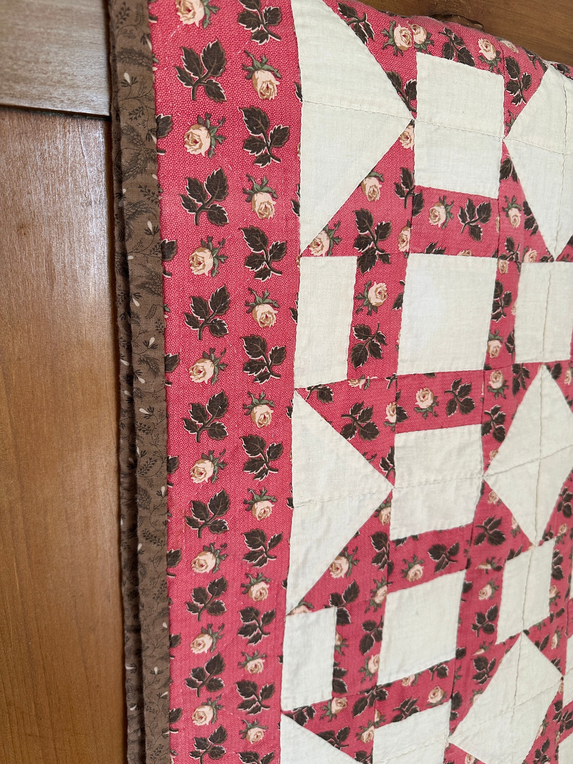 Beautiful 1950s Butter Churn Quilt, Wall Hanging, Throw, Baby Quilt