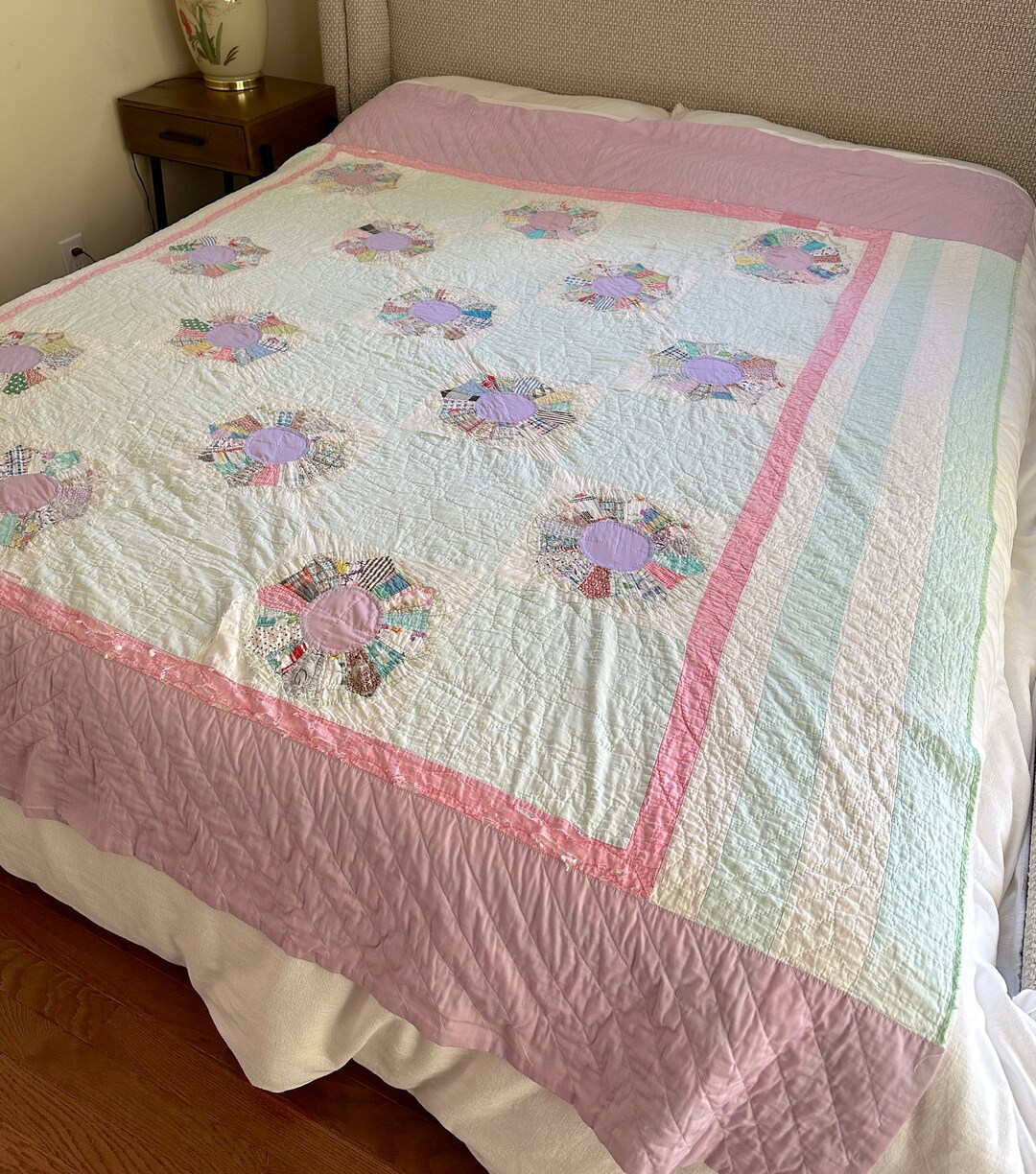 Vintage Midcentury Cutters Quilt With Dresden Plate Flower Pattern