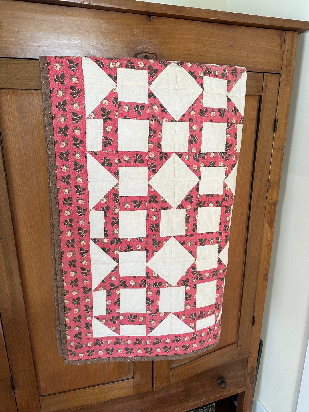 Beautiful 1950s Butter Churn Quilt, Wall Hanging, Throw, Baby Quilt