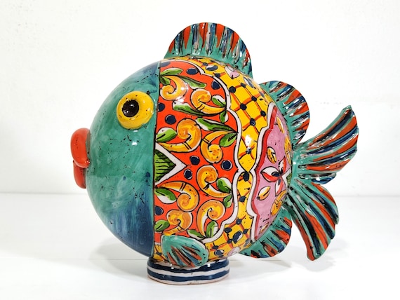 Entirely handcrafted ceramic fish, original Sicilian ceramic from Caltagirone, handmade, craftsmanship, Caltagirone