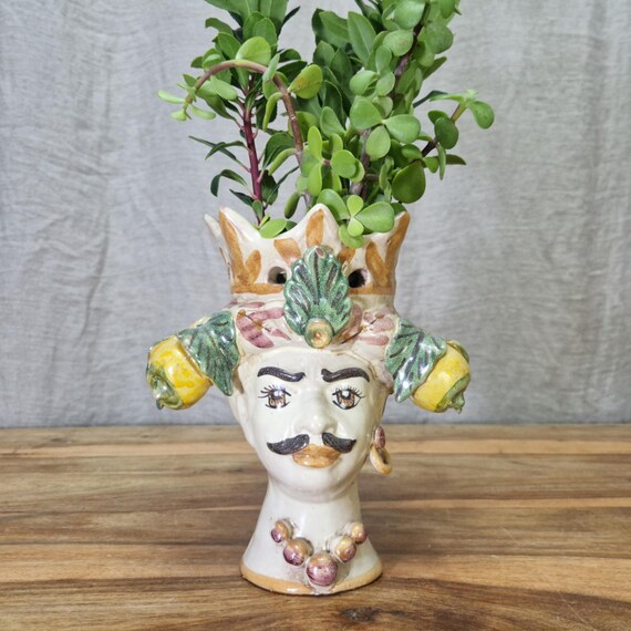 Moor's head h 18, vases, Caltagirone ceramics, Sicilian ceramics, Design, home decoration, handmade, unique pieces, craftsmanship.