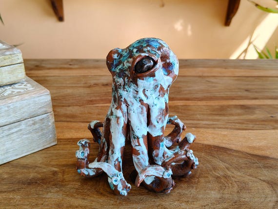 Sicilian handcrafted ceramic octopus, Sicilian ceramic, ceramic octopus, octopus, Caltagirone ceramic, design, handmade