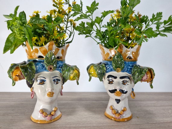 Moor's heads h 18, vases, Caltagirone ceramics, Sicilian ceramics, Design, home decoration, handmade, unique pieces, craftsmanship.