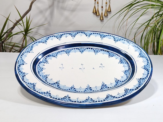 41 cm oval plate from Sicilian Caltagirone with classic Anna Rosa decoration, pizza plate, underplate, serving plate.