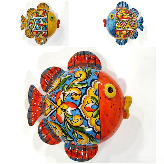 Fourth-size wall fish in handcrafted Sicilian ceramic from Caltagirone