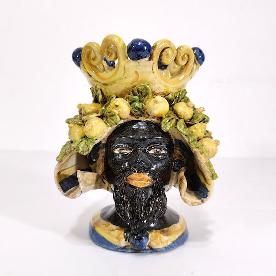 Sicilian handcrafted Moor's head h20, vases, Caltagirone ceramics, Design, home decoration, Sicilian craftsmanship, faces, vases.