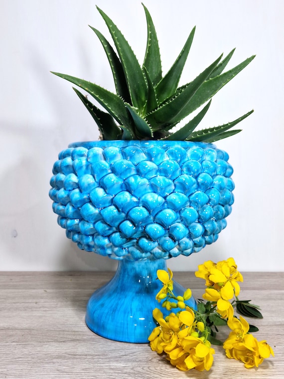 Half Pine Cone H.20 L.20 cm Sicilian Ceramic Caltagirone Artisan made entirely by hand, vase holder, caspò, vase, pine cone, centerpiece