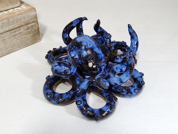 Sicilian handcrafted ceramic octopus, Sicilian ceramic, ceramic octopus, octopus, Caltagirone ceramic, design, handmade