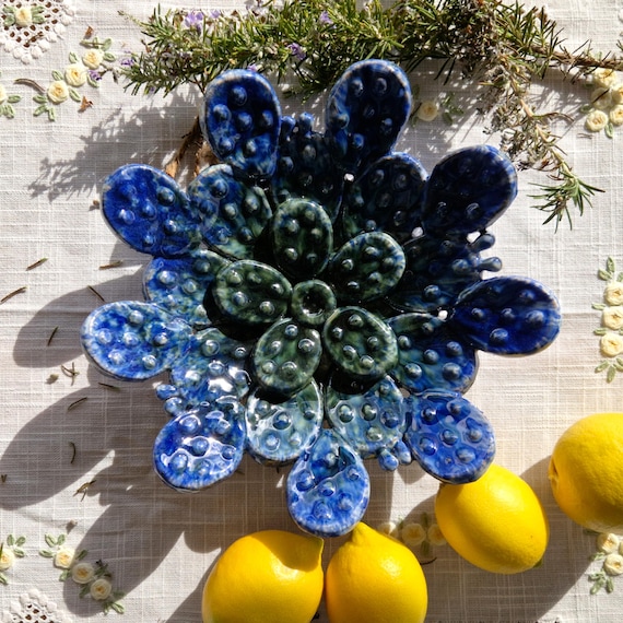 Centerpiece 25 cm prickly pear plate Sicilian ceramics handmade entirely
