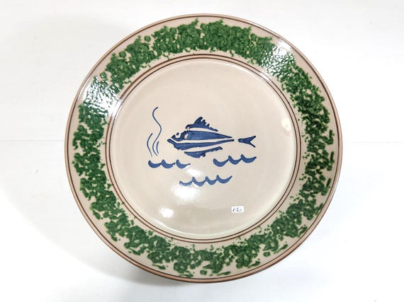 30 cm round plate in Sicilian Caltagirone handcrafted ceramic, reproduction of ancient decoration, antique plate.