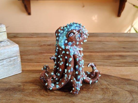 Sicilian handcrafted ceramic octopus, Sicilian ceramic, ceramic octopus, octopus, Caltagirone ceramic, design, handmade
