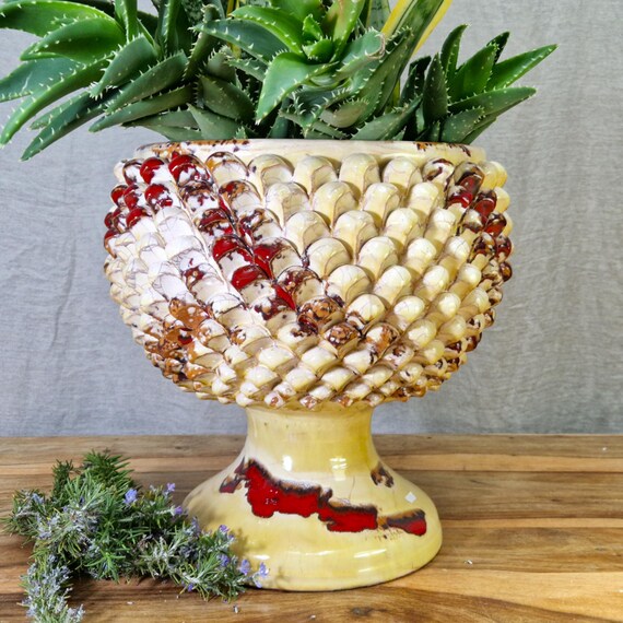 Half Pine Cone H.35 L.35 cm Sicilian Ceramic Caltagirone Artisan made entirely by hand, vase holder, caspò, vase, pine cone, centerpiece