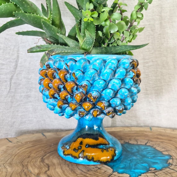 Half Pine Cone H.22 L.22 cm Sicilian Ceramic Caltagirone Artisan made entirely by hand, vase holder, caspò, vase, pine cone, centerpiece