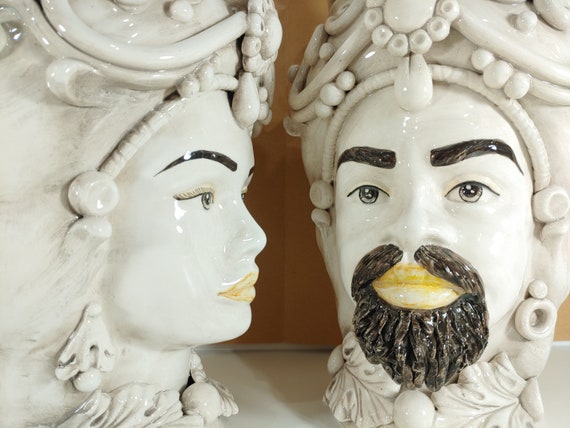 Sicilian Moorish heads, handcrafted in antiqued ivory, vases, Caltagirone ceramics, home decoration, Sicilian craftsmanship, faces, caspò
