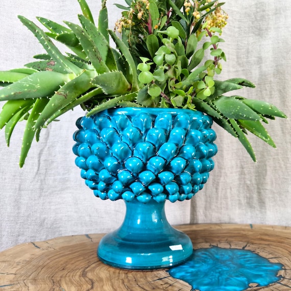 Half Pine Cone H.22 L.22 cm Sicilian Ceramic Caltagirone Artisan made entirely by hand, vase holder, caspò, vase, pine cone, centerpiece