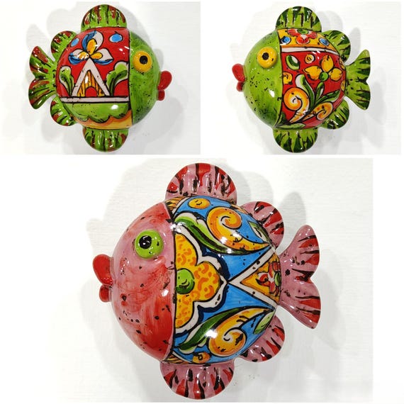 Second-size wall fish in handcrafted Sicilian ceramic from Caltagirone