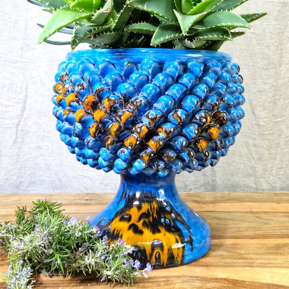 Half Pine Cone H.30 L.30 cm Sicilian Ceramic Caltagirone Artisan made entirely by hand, vase holder, caspò, vase, pine cone, centerpiece