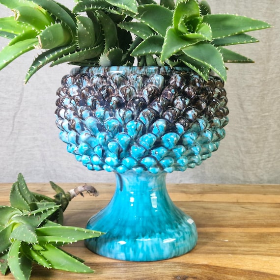 Half Pine Cone H.26 L.26 cm Sicilian Ceramic Caltagirone Artisan made entirely by hand, vase holder, caspò, vase, pine cone, centerpiece