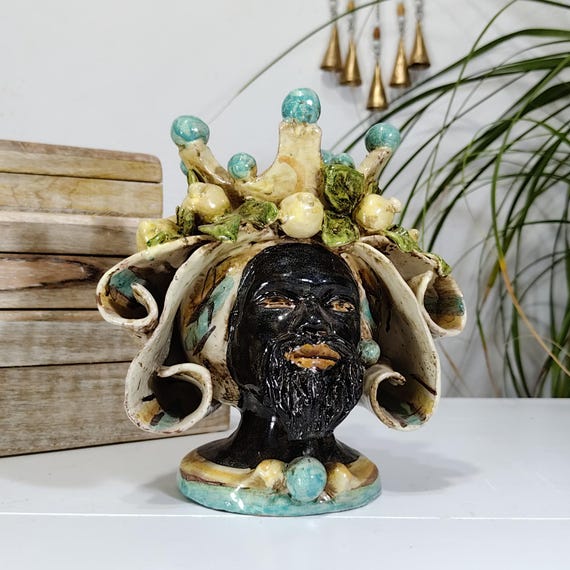 Sicilian handcrafted Moor's head h20, vases, Caltagirone ceramics, Design, home decoration, Sicilian craftsmanship, faces, vases.