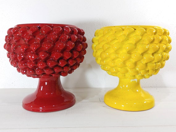 Half Pine Cone H.20 L.20 cm Sicilian Ceramic Caltagirone Artisan made entirely by hand, vase holder, caspò, vase, pine cone, centerpiece