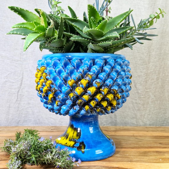 Half Pine Cone H.30 L.30 cm Sicilian Ceramic Caltagirone Artisan made entirely by hand, vase holder, caspò, vase, pine cone, centerpiece