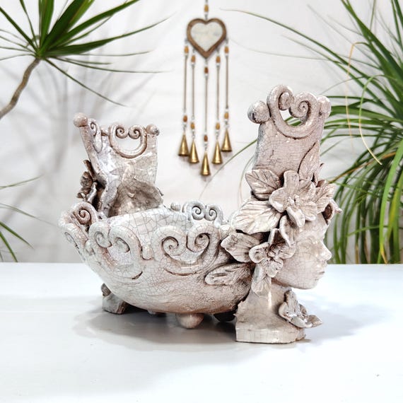 Caltagirone handcrafted ceramic centerpieces with Moor's heads, centerpieces, handcrafted ceramics, artistic ceramics, Moor's heads