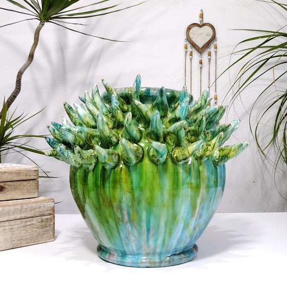 Round sea anemone vase in Sicilian handcrafted ceramic.