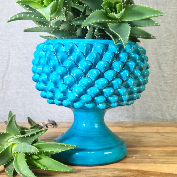 Half Pine Cone H.26 L.26 cm Sicilian Ceramic Caltagirone Artisan made entirely by hand, vase holder, caspò, vase, pine cone, centerpiece