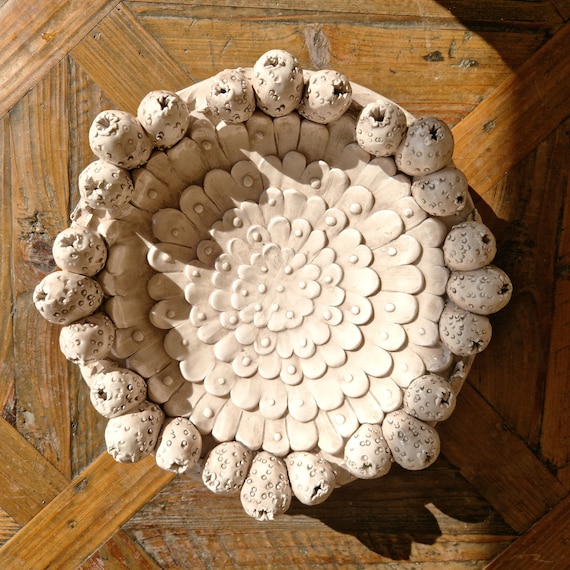 handcrafted ceramic centerpiece with Caltagirone prickly pears, ivory, centrepiece, handcrafted ceramic, artistic ceramic, cactus