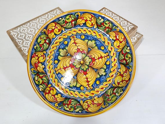 40 cm round Sicilian Caltagirone plate with classic Floral Blue decoration, pizza plate, underplate, serving plate.