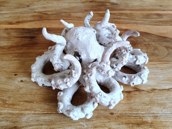 Sicilian handcrafted ceramic octopus, unique pieces, Sicilian ceramics, ceramic octopus, octopus, Caltagirone ceramics, design, handmade