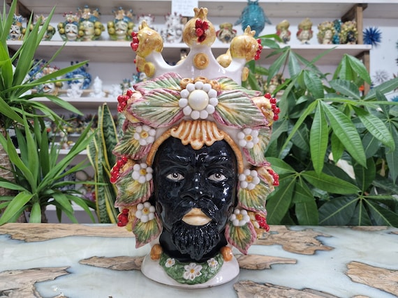 Sicilian Moorish heads, vases, Caltagirone ceramics, Design, home decoration, Sicilian craftsmanship, faces, visages, vases