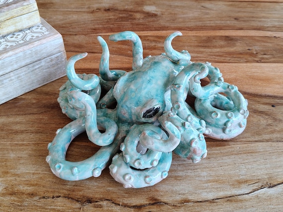 Sicilian handcrafted ceramic octopus, unique pieces, Sicilian ceramics, ceramic octopus, octopus, Caltagirone ceramics, design, handmade