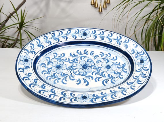 41 cm oval plate from Sicilian Caltagirone with classic Floral Blue decoration, pizza plate, underplate, serving plate.