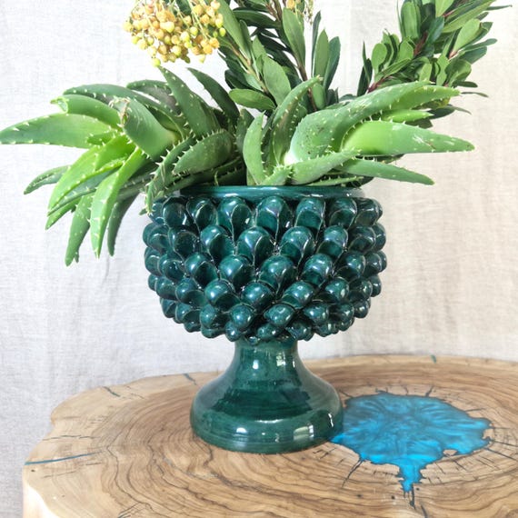 Half Pine Cone H.22 L.22 cm Sicilian Ceramic Caltagirone Artisan made entirely by hand, vase holder, caspò, vase, pine cone, centerpiece
