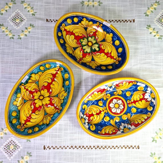 23 cm oval plate in Sicilian artisan ceramic S. Stefano di Camastra, antique plate, cup, tray