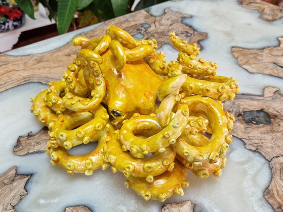 Sicilian artisan ceramic octopus, unique pieces, Sicilian ceramics, ceramic octopus, octopus, Caltagirone ceramics, design, handmade