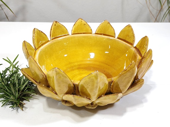 26 cm artichoke leaf bowl centerpiece Sicilian Caltagirone ceramics Artisan made entirely by hand