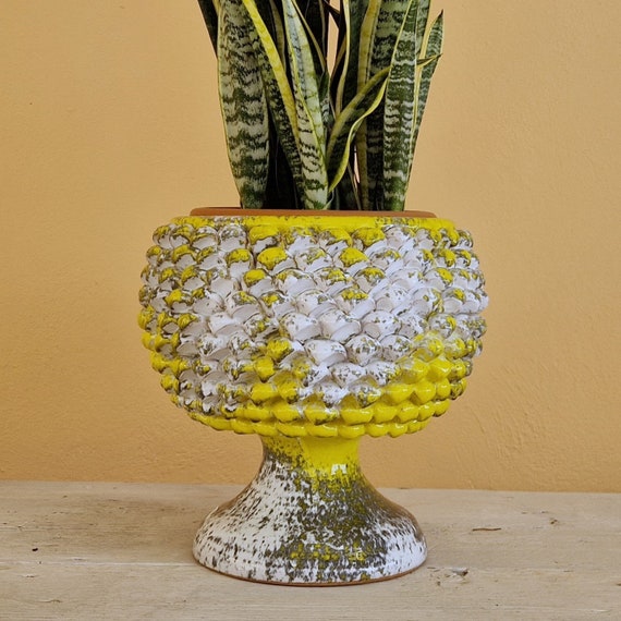 Half Pine Cone H.30 L.30 cm Sicilian Ceramic Caltagirone Artisan made entirely by hand, vase holder, caspò, vase, pine cone, centerpiece