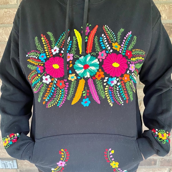 Mexican Floral Sweatshirt, Artisanal Sweatshirt Made in Mexico, Floral Embroidered Hoodie, Pullover Sweatshirt, Hand Embroidered Sweatshirt