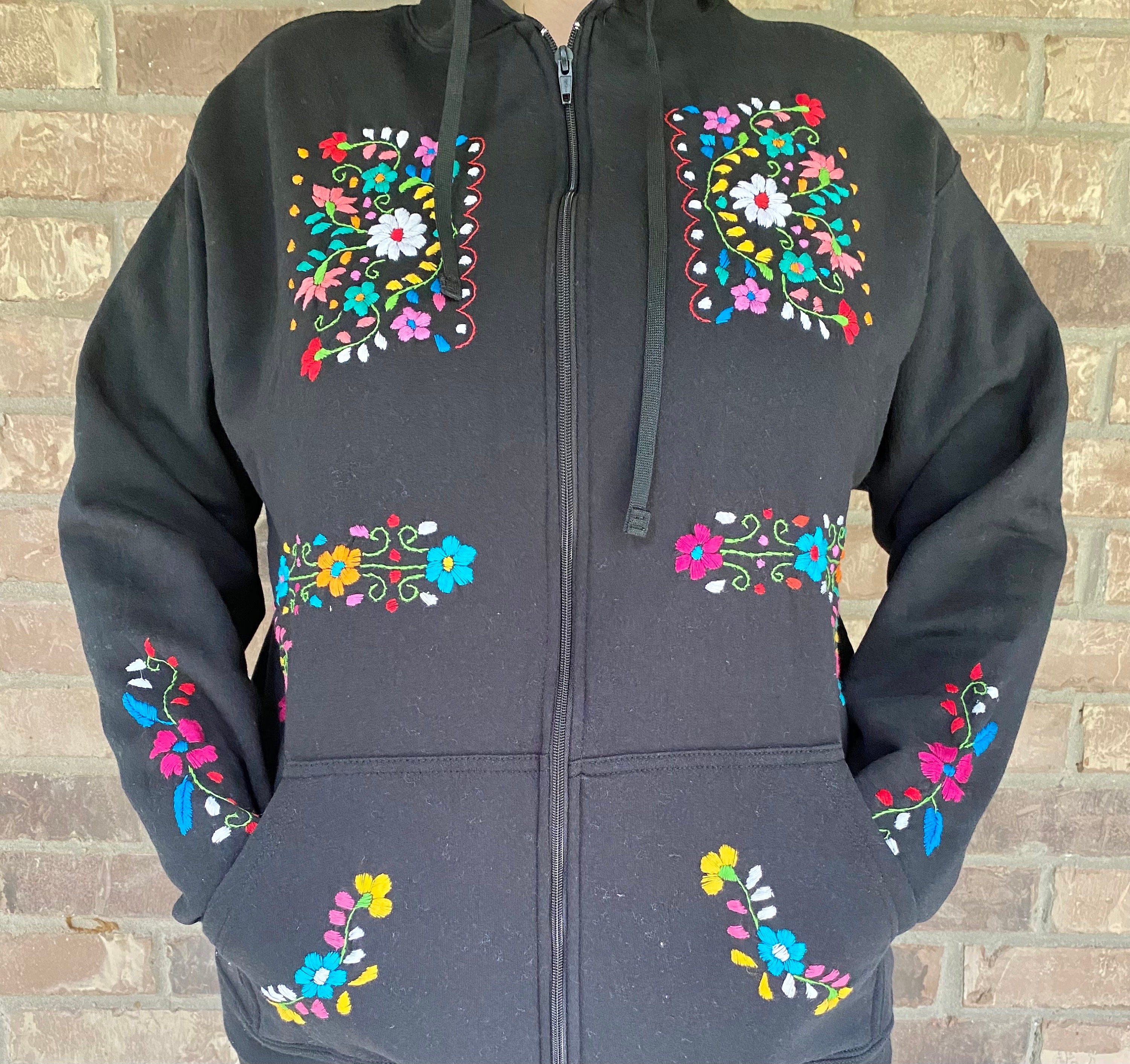 メゾンスペシャル　Connecting Embroidery Hoodie Connecting Embroidery Hoodie