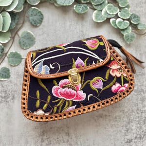 Handmade Mexican Leather Bag, Hand-Tooled Embossed Leather Floral Purse, Mexican Purse, Embroidered Bag, Gift for her, Mother’s Day gift